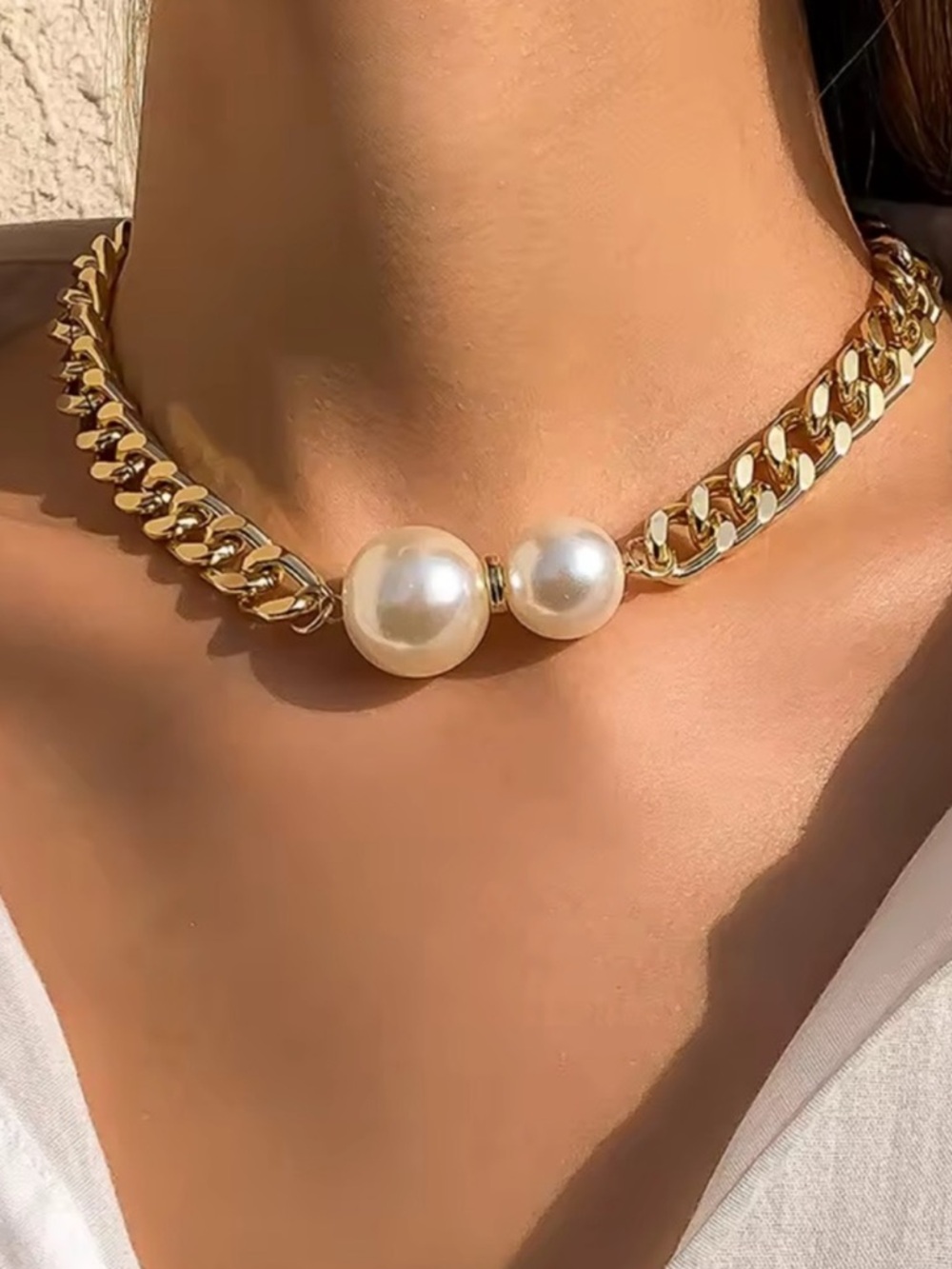 Gold Chain Choker with Pearls